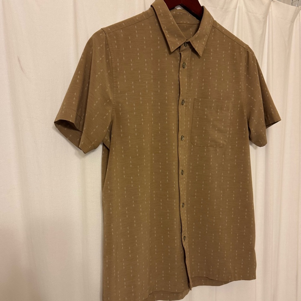 Vuori Short Sleeve Bridge Button Down size small